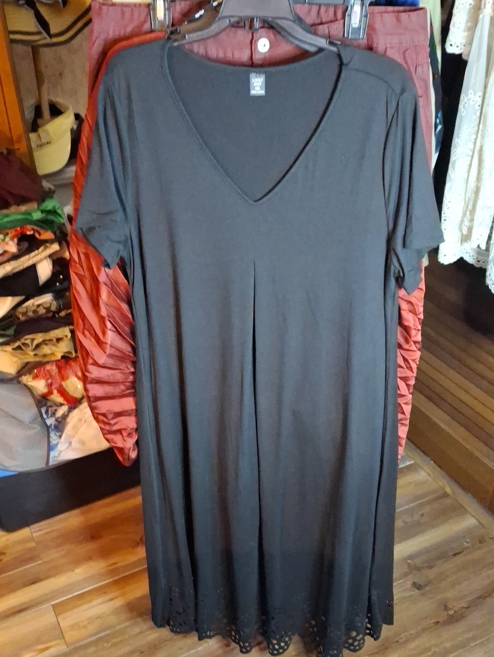 Black V-Neck Short Sleeve Tunic Dress Laser Cut Hemvl 1xl Preloved